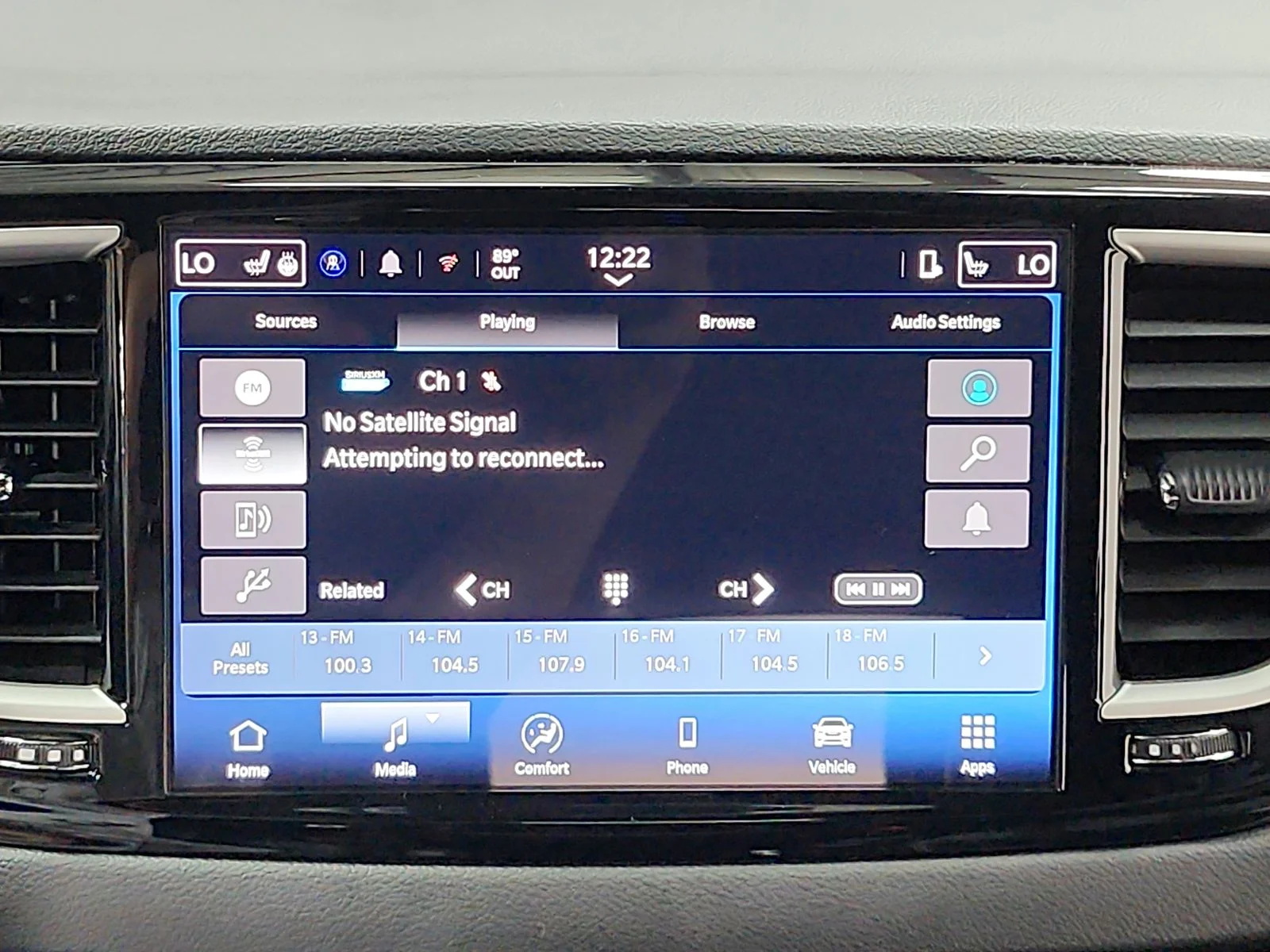 Used 2025 Black Chrysler Select image 29