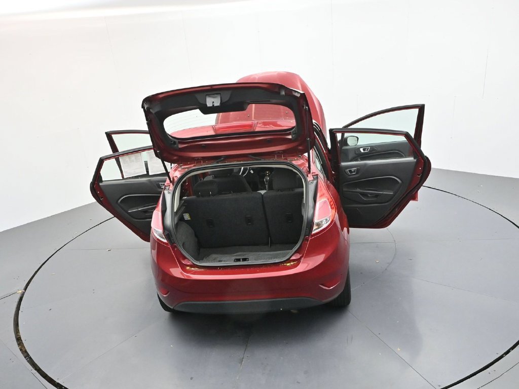 Used 2015 Red Ford SE image 28