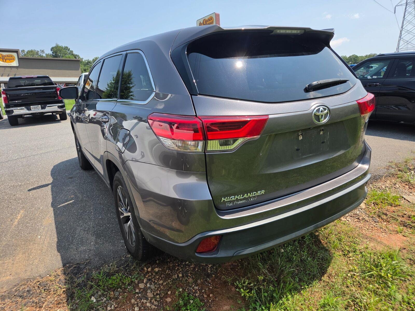 Used 2018 Grey Toyota LE image 7