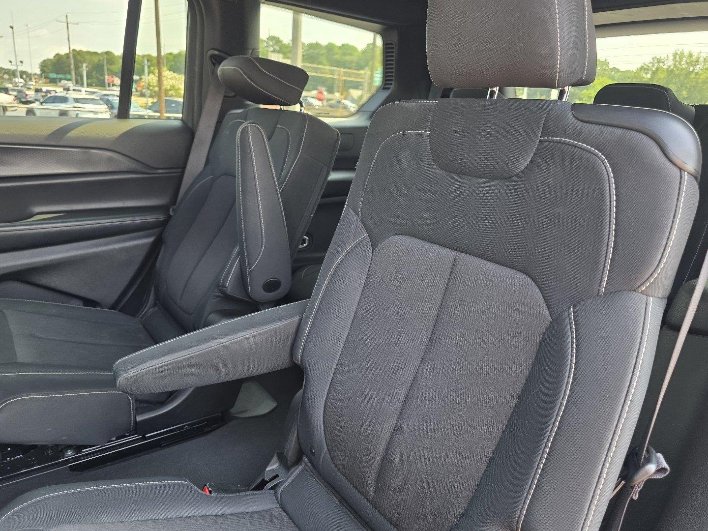 Used 2024 Diamond Black Crystal Pearlcoat Jeep Laredo image 27