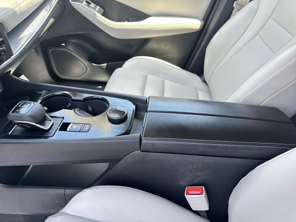 Used 2023 White Nissan SV image 20