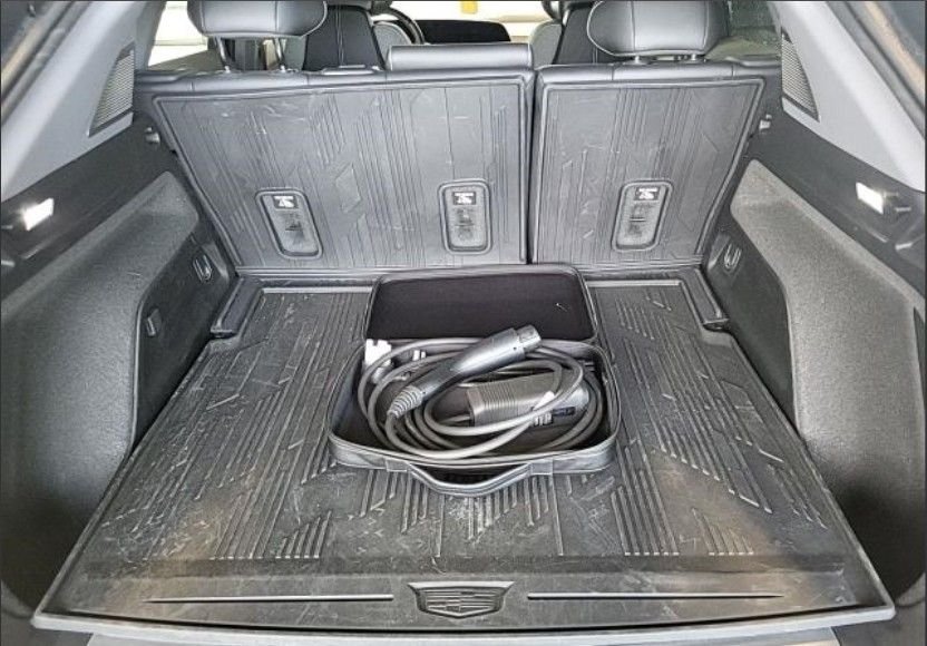 Used 2025 Black Cadillac Sport image 9