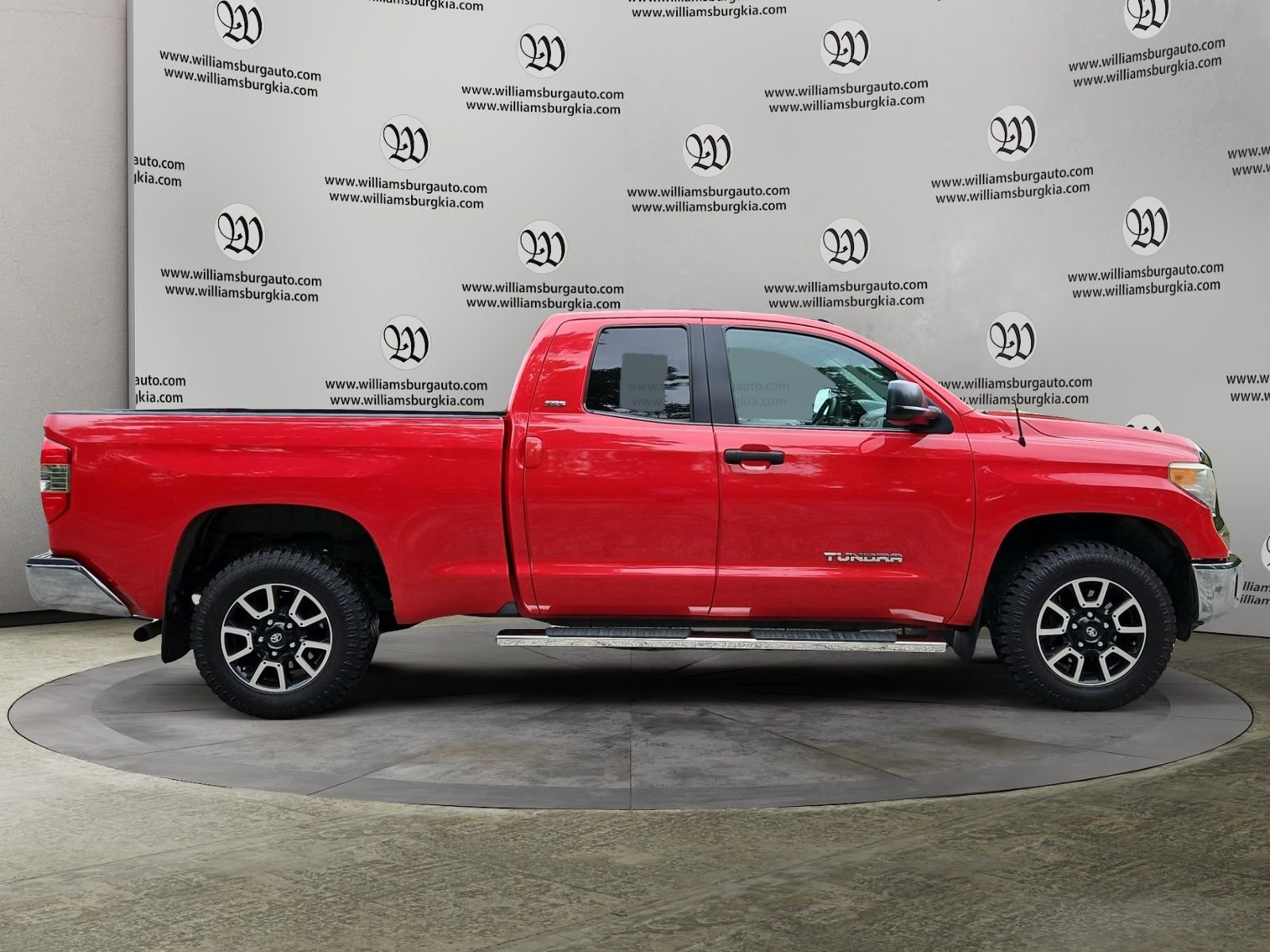 Used 2014 Red Toyota SR5 image 6