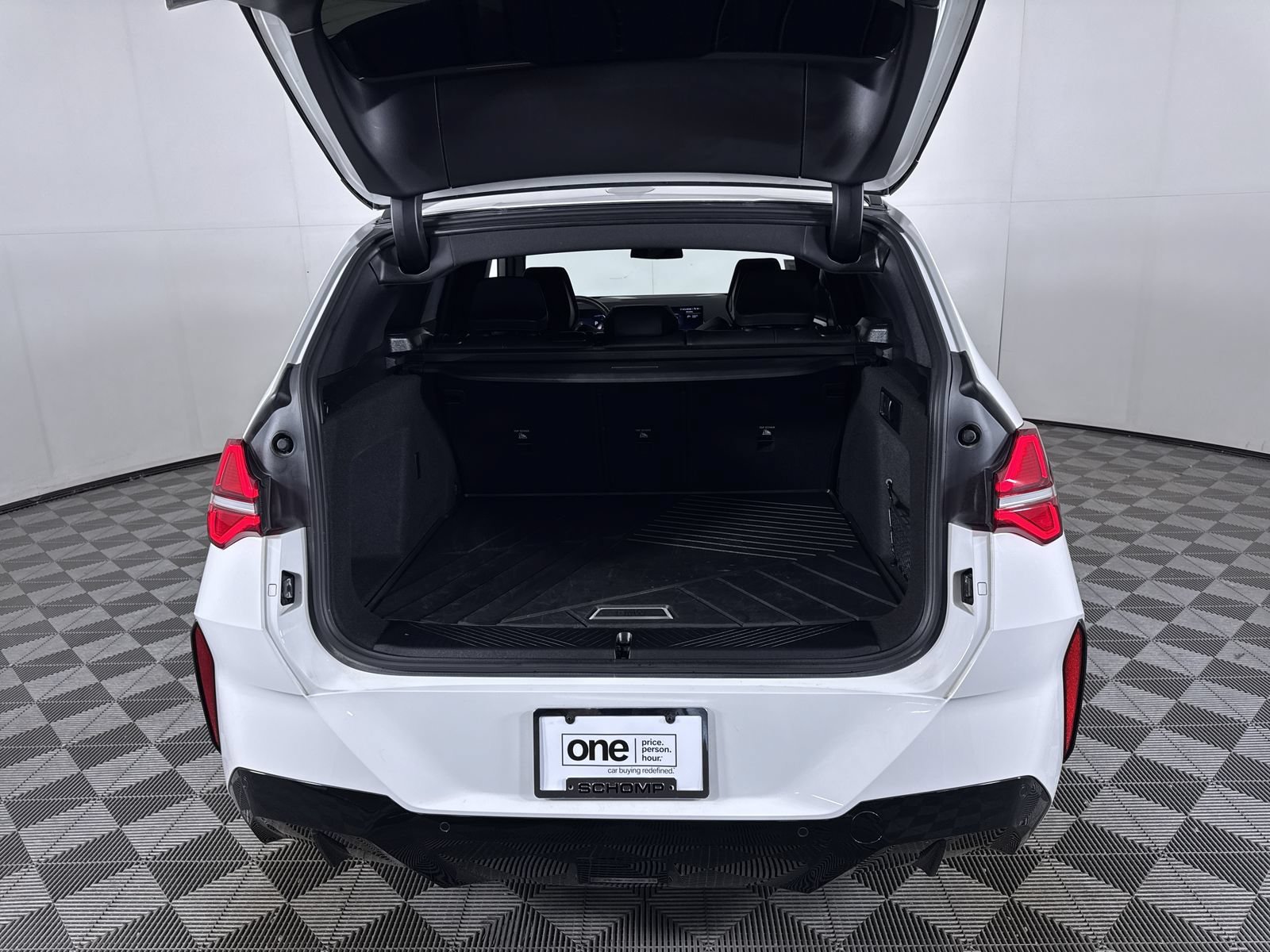 Used 2026 Alpine White BMW 30 xDrive image 25