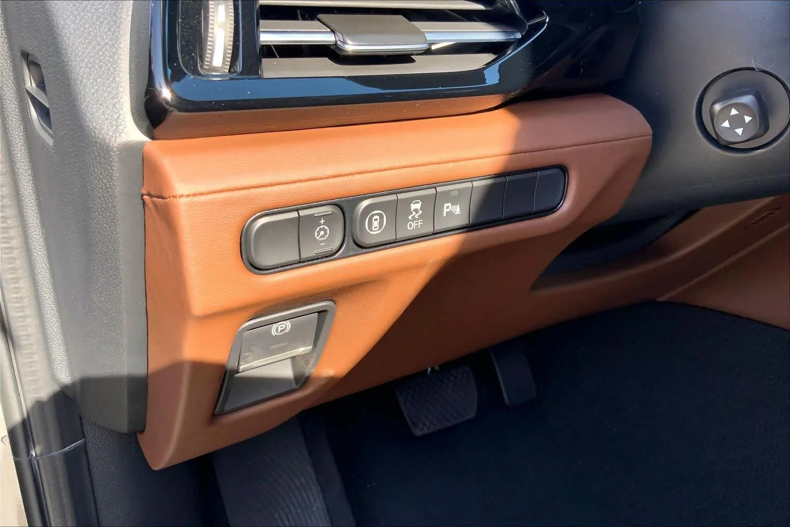 New 2026 Liquid Carbon Metallic Acura w/Technology Package image 15