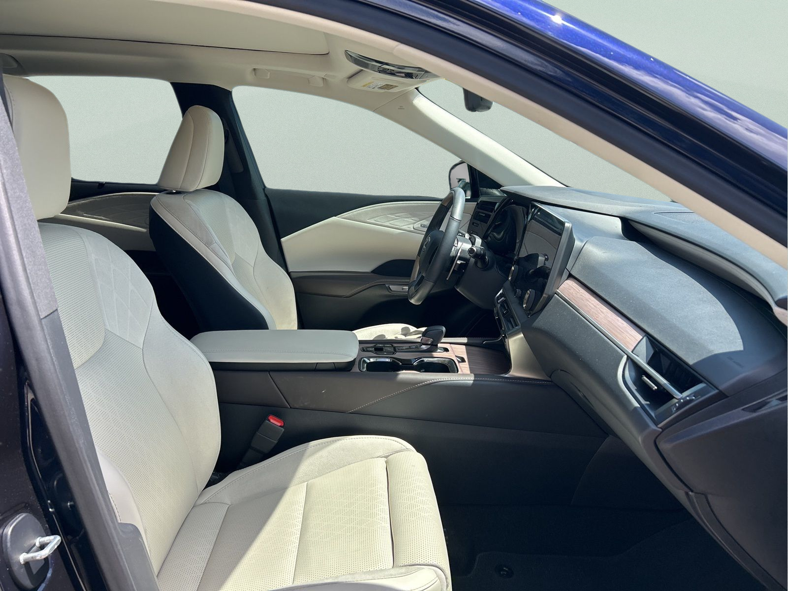 Used 2023  Lexus 350h Luxury image 12