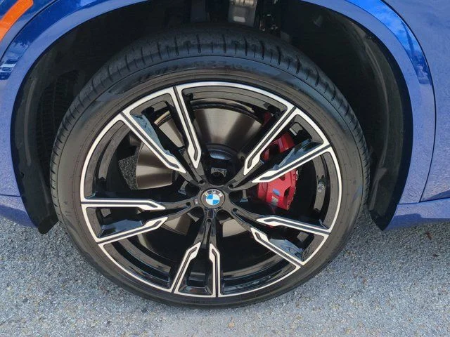Used 2026 Blue BMW M60i image 11