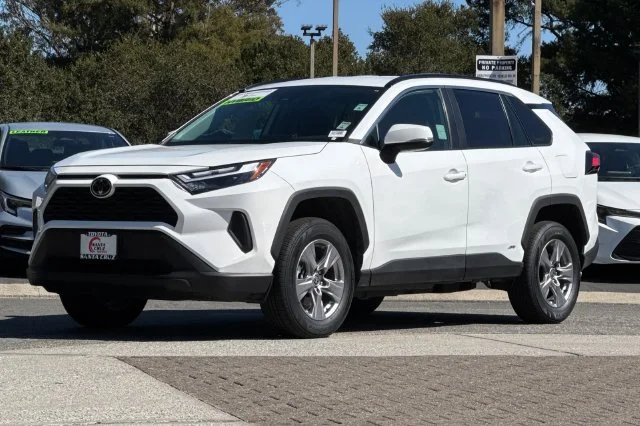 Certified Used 2025 White Toyota XLE image 9