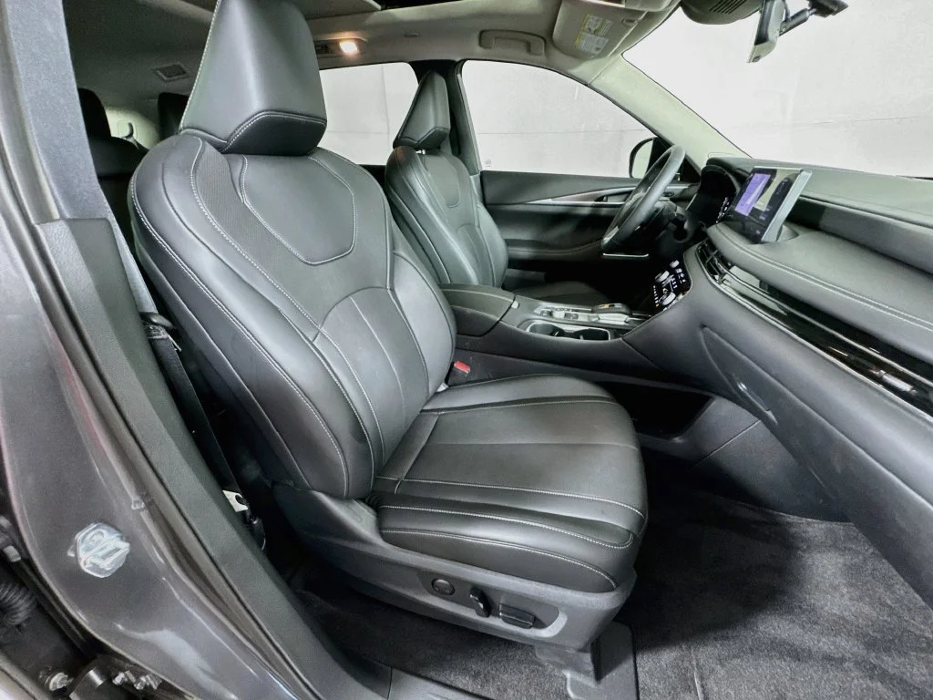 Certified Used 2027 Gray INFINITI LUXE image 40