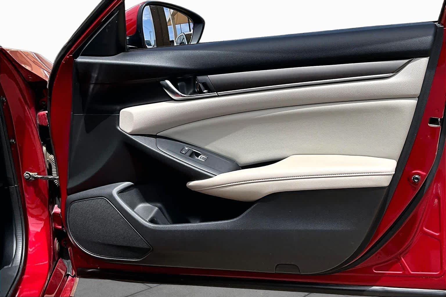 Used 2018 Radiant Red Metallic Honda LX 1.5T image 23