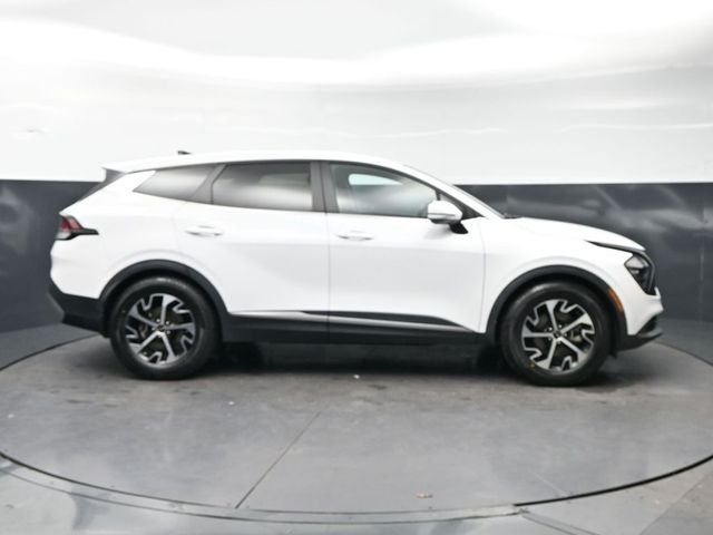 Used 2023 White Pearl Kia EX image 4