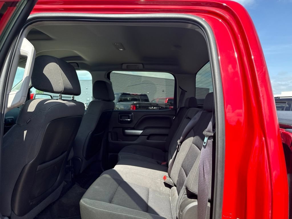 Used 2015 VICTORY RED Chevrolet LT image 9