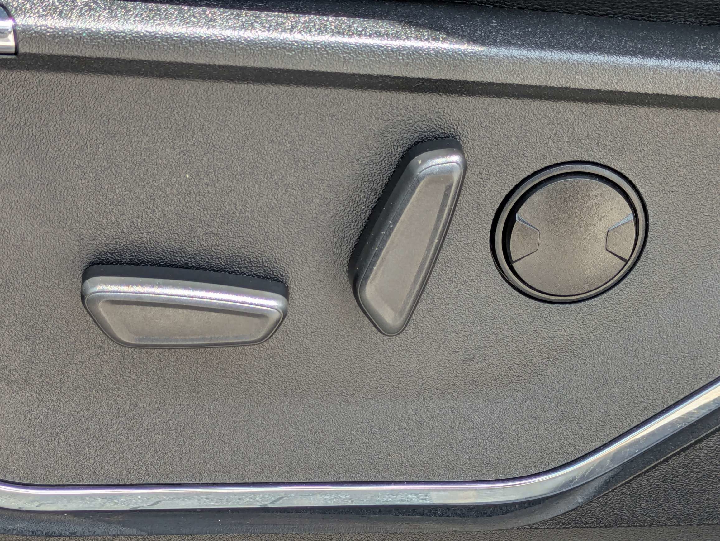 Used 2023 Silver Metallic Ford LARIAT image 23