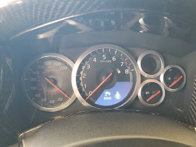 Used 2014 White Nissan Track Edition image 21