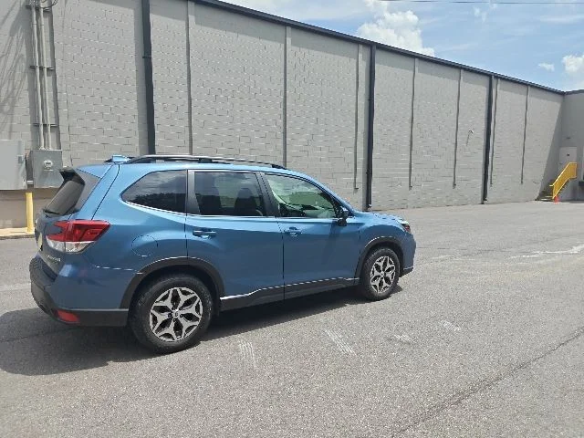 Certified Used 2020 Horizon Blue Pearl Subaru Premium image 3