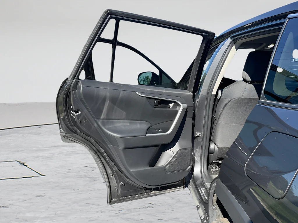 2024 Toyota RAV4 LE - Photo 21