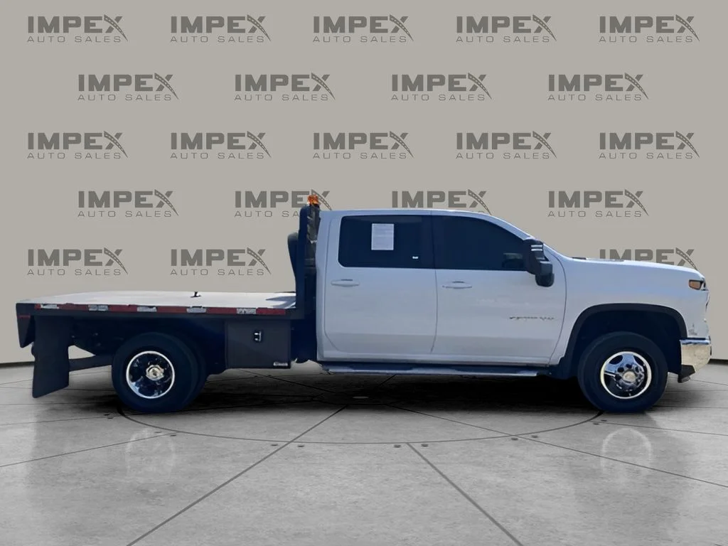 Used 2024 White Chevrolet LT image 7
