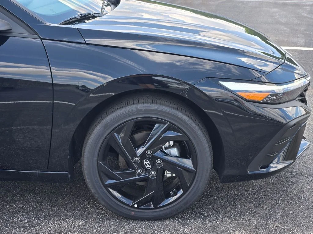 New 2026 Abyss Black Hyundai SEL Sport image 4