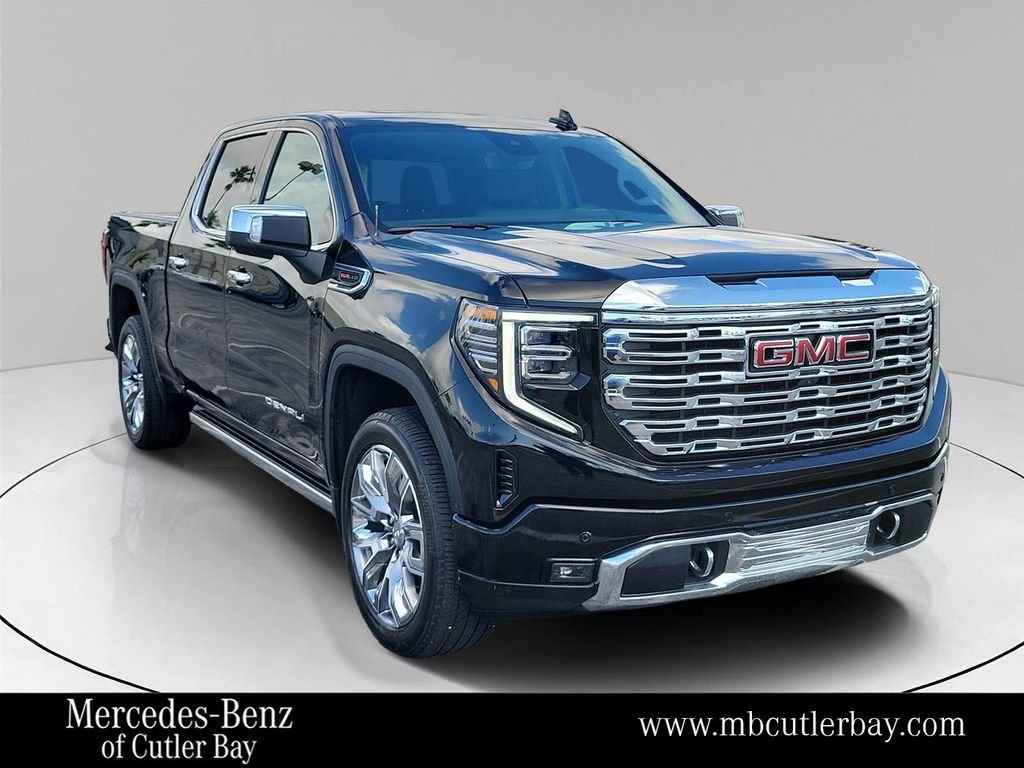 2025 GMC Sierra 4WD Crew Cab Short Box Denali's photo