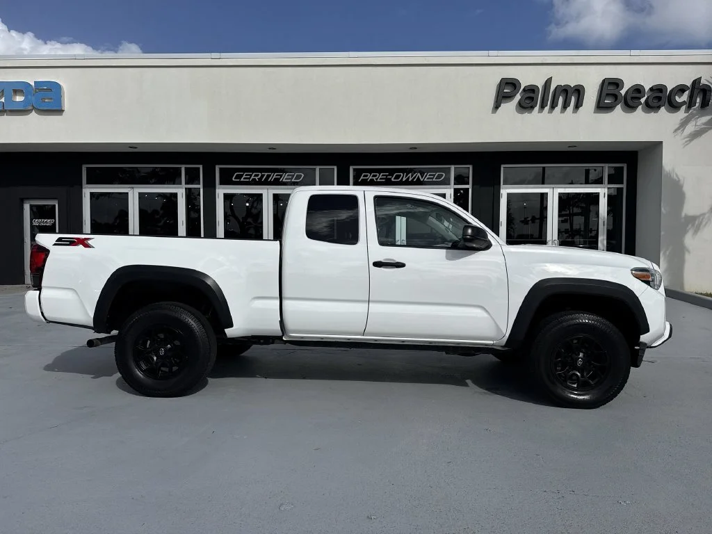 Used 2020 Super White Toyota SR image 23