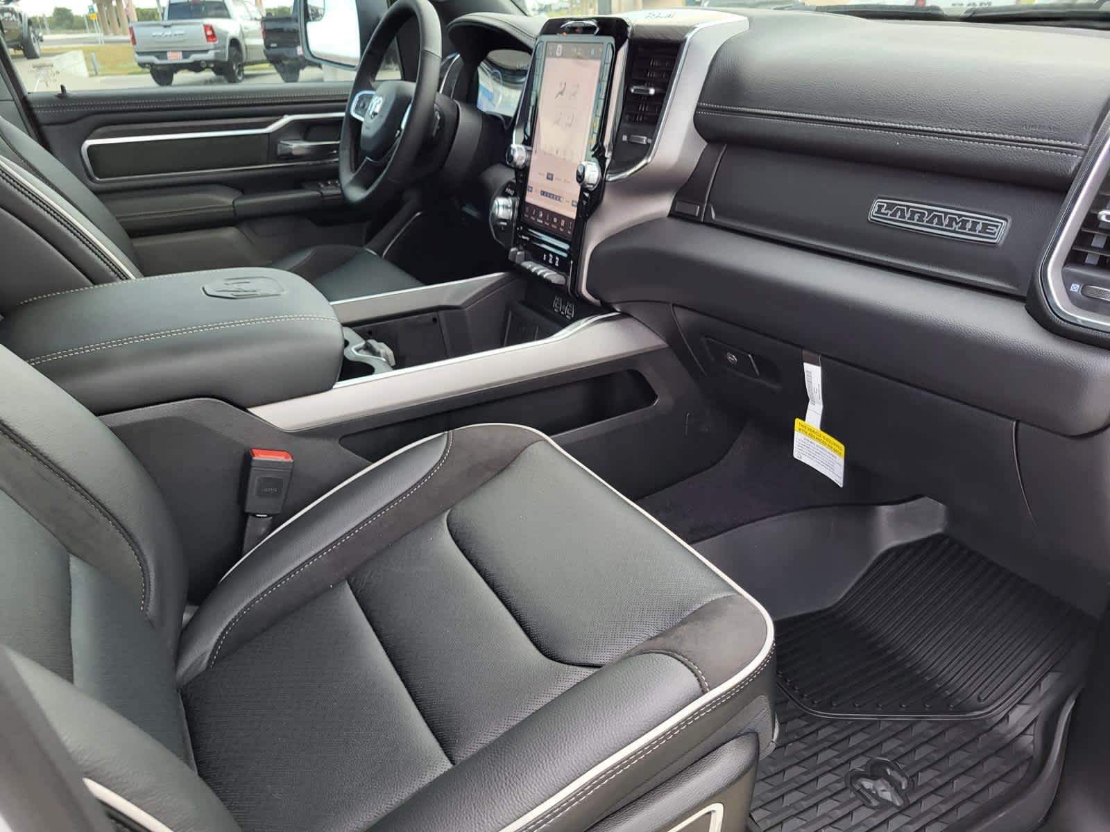 2026 RAM 1500 Laramie - Photo 9