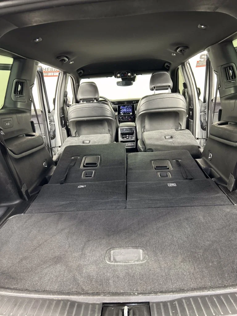 Used 2021 Silver Jeep Altitude image 22