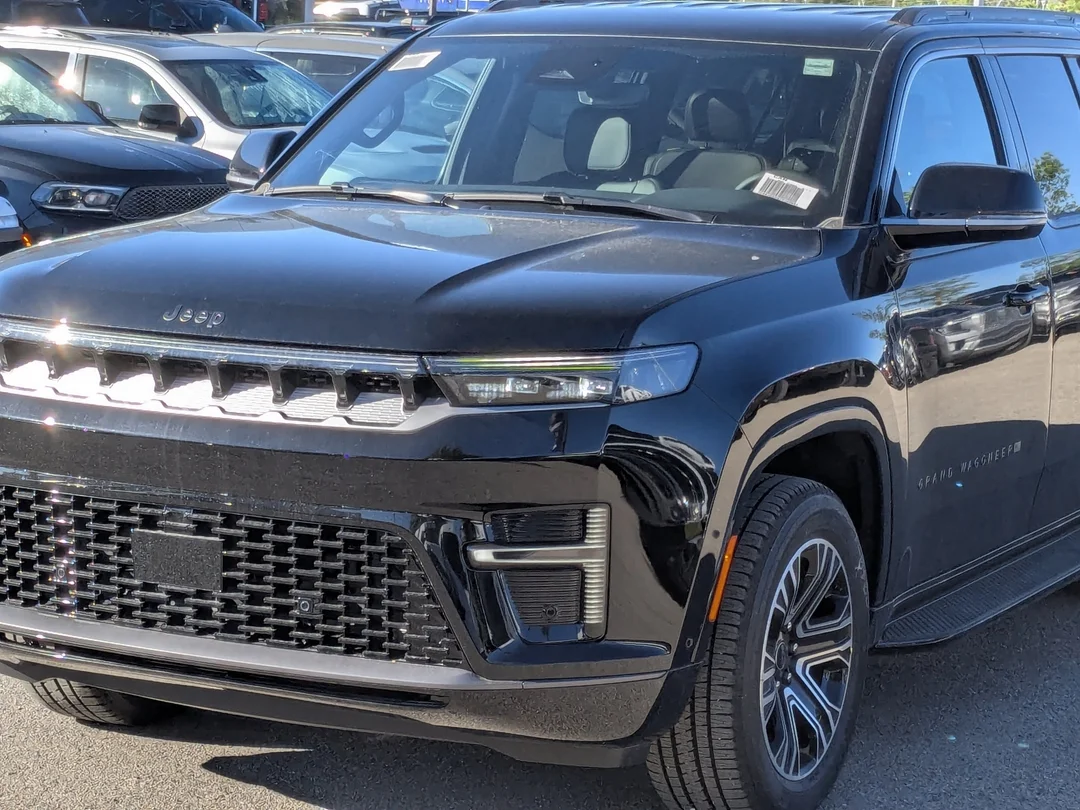 New 2026 Black Jeep 85th Anniversary - - McIntosh Audio - Quilted Leather - Adaptive Cruise - Liftgate & More! image 10