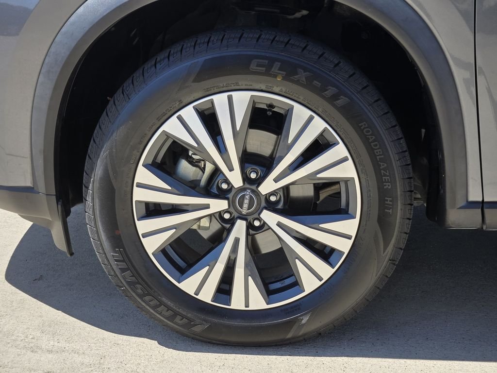 Used 2023 Gray Nissan SV image 8