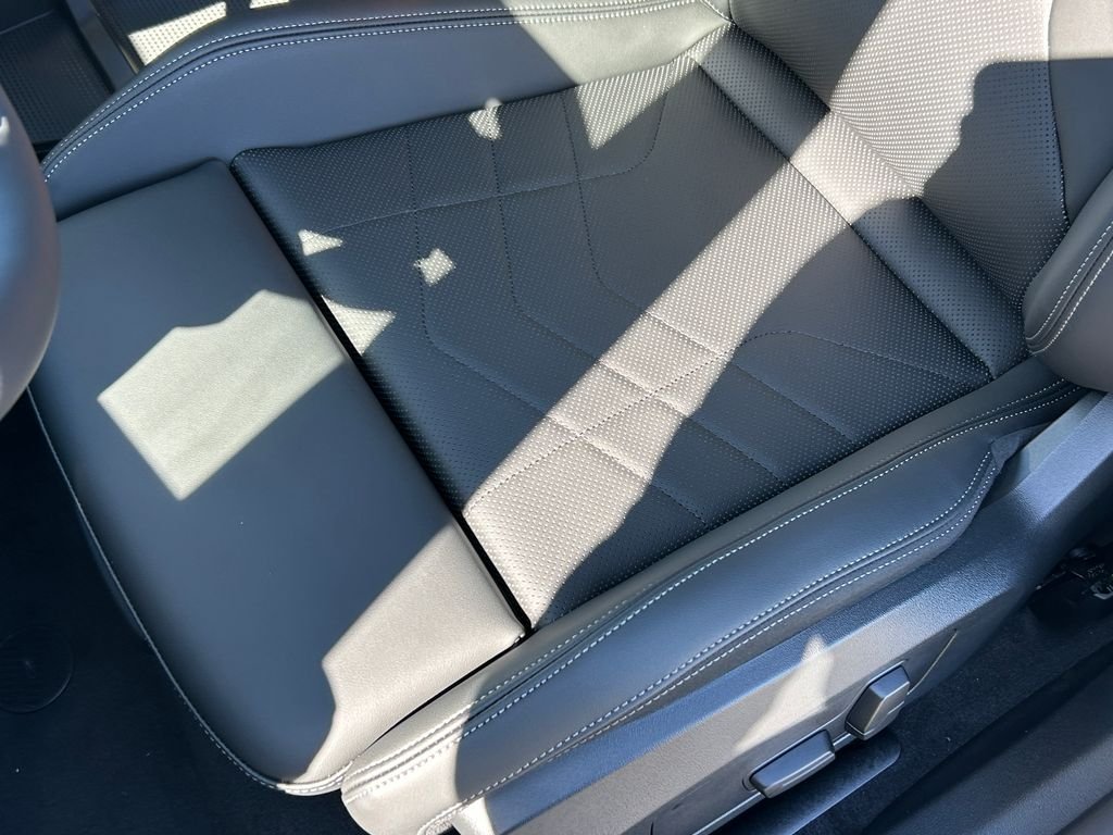 New 2026 Brooklyn Grey Metallic BMW xDrive28i image 15