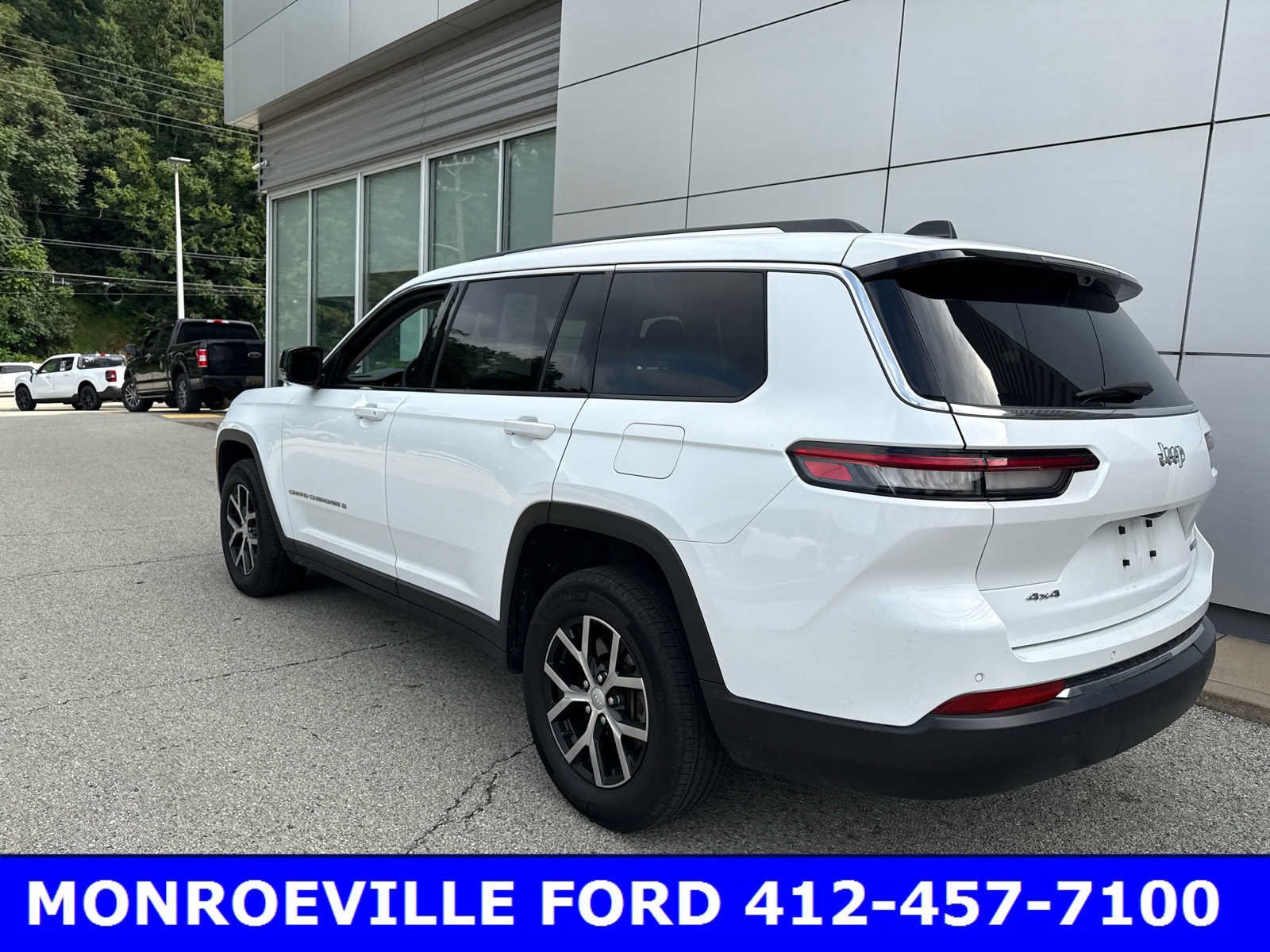 Used 2023 Bright White Clearcoat Jeep Limited image 15