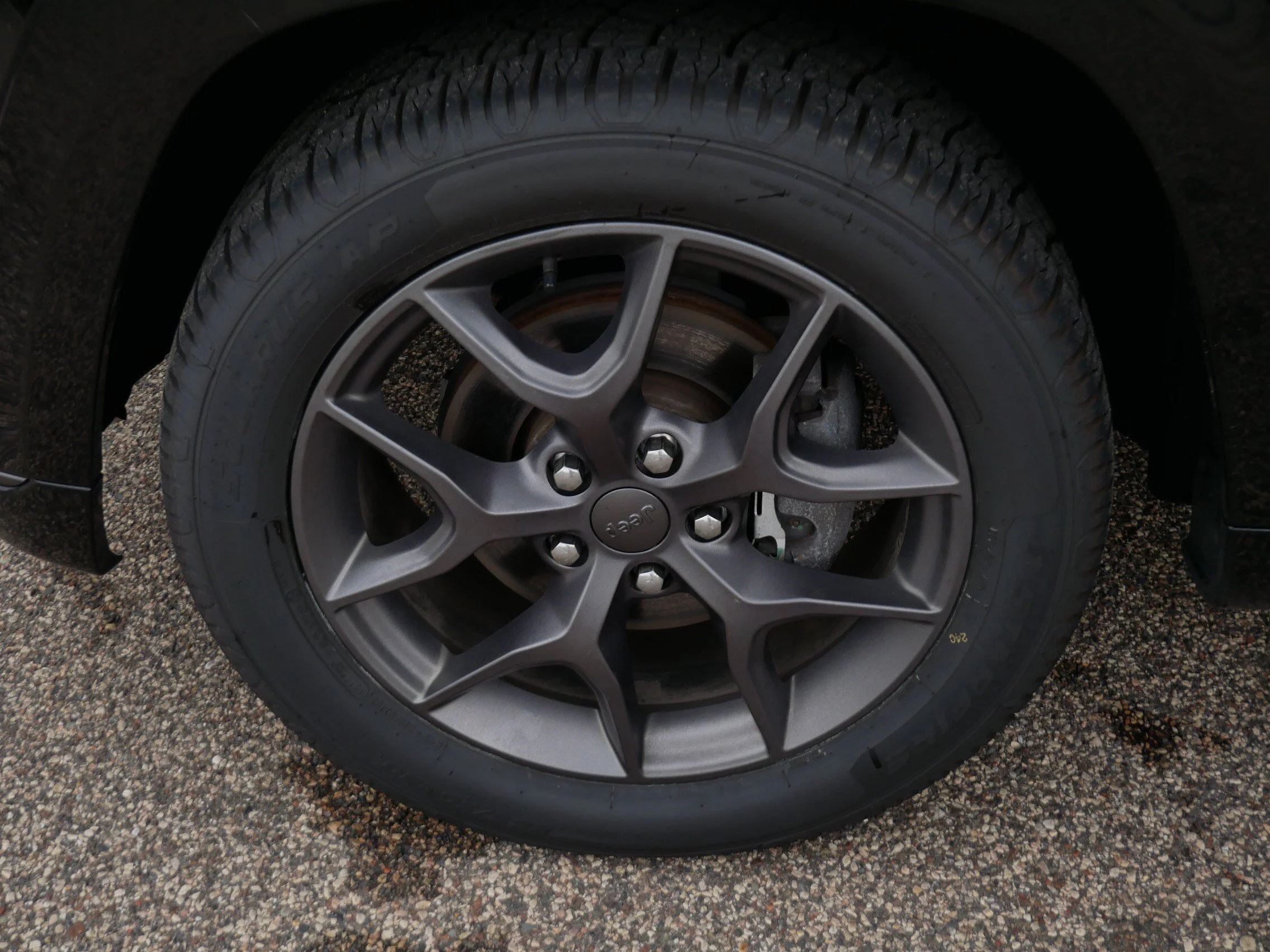 Used 2020 Diamond Black Crystal Pearlcoat Jeep Limited X image 15