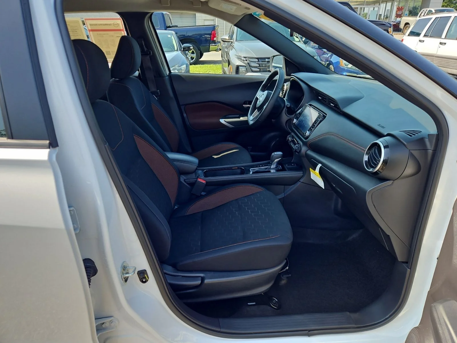 Used 2024 White Nissan SR image 35