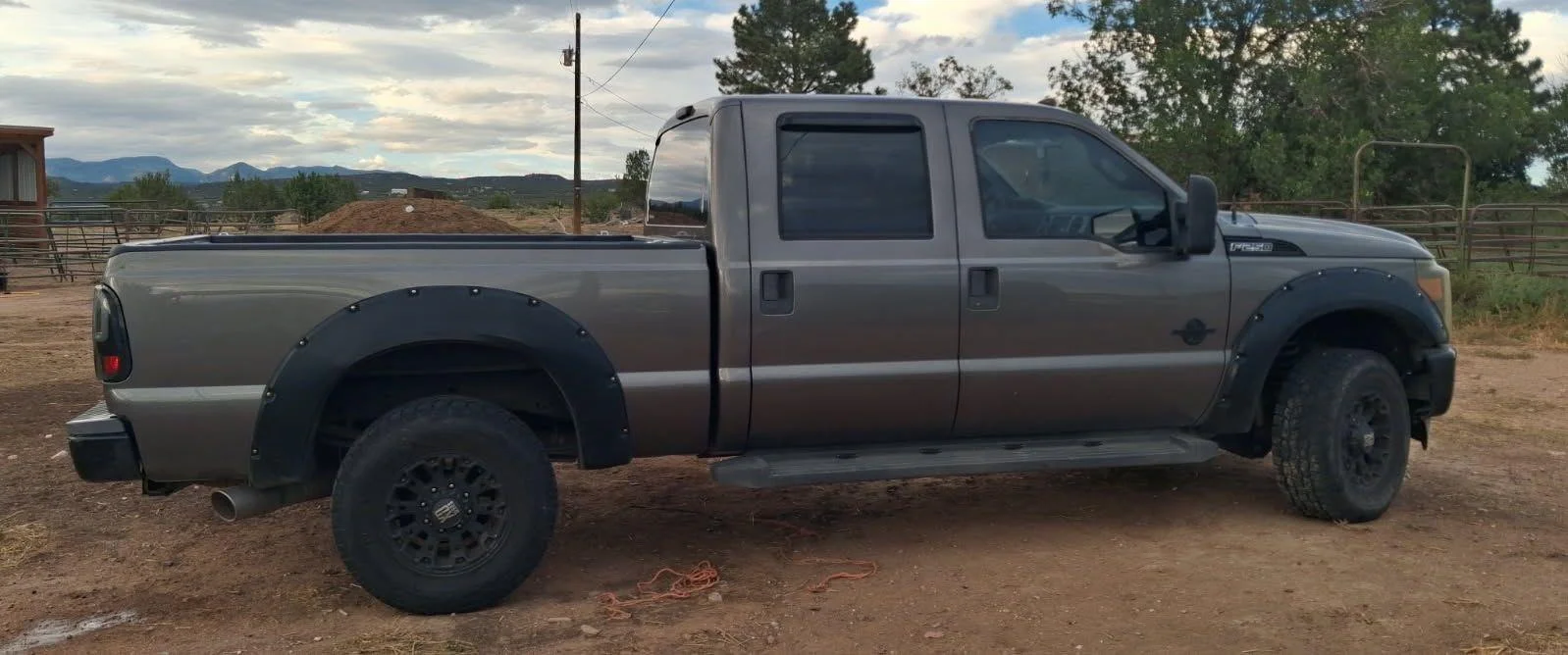 Used 2011 Sterling Grey Metallic Ford XL image 3