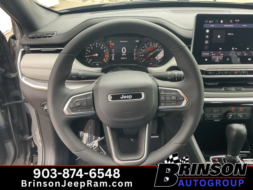Used 2023 Grey Jeep Limited image 30