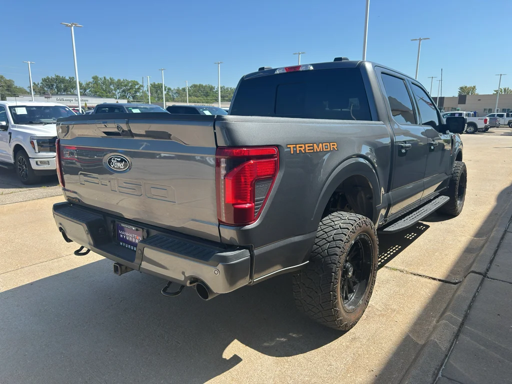 Used 2025  Ford Tremor image 9
