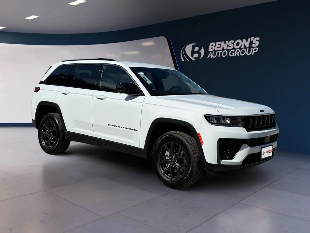 New 2027 White Jeep Laredo Altitude image 7