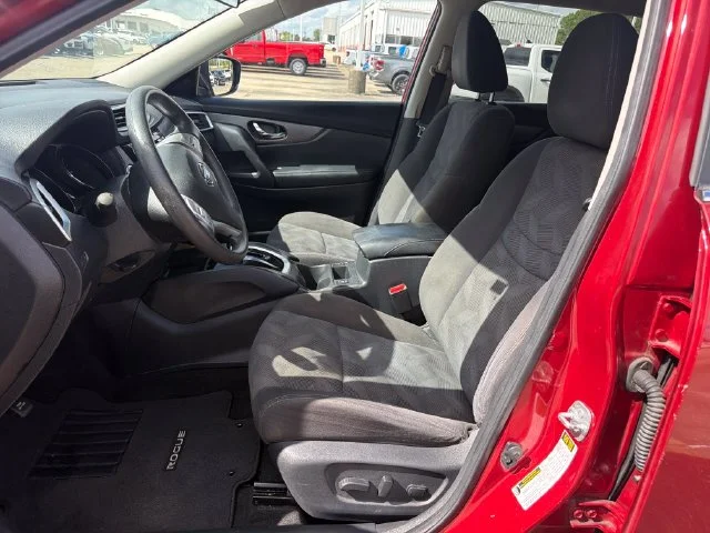 Used 2016 Red Nissan SV image 11