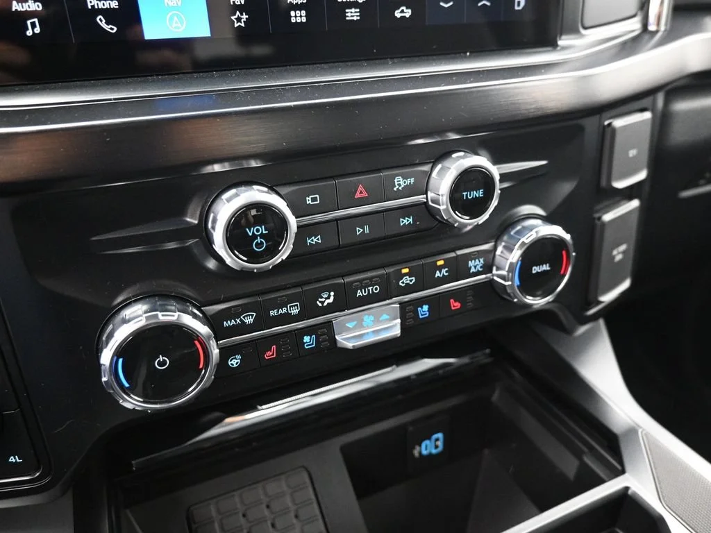 New 2026 Oxford White Ford Lariat image 16
