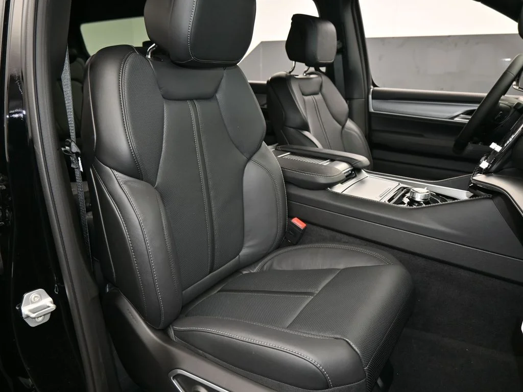 New 2026 High Gloss Black Exterior Paint Jeep Limited Altitude image 41