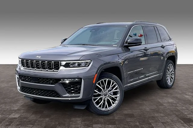 2026 Jeep Grand Cherokee Summit 4x4's photo