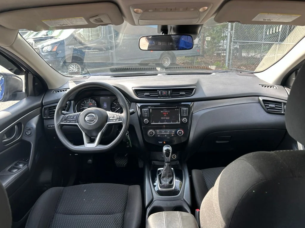Used 2021 Blue Nissan S image 27