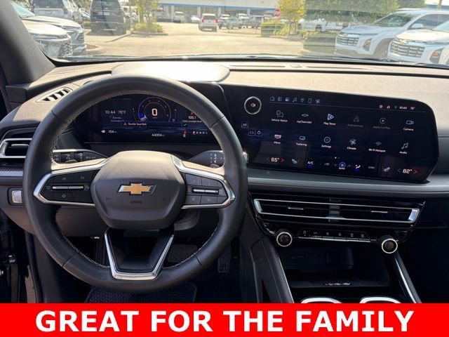 Used 2025 Mosaic Black Metallic Chevrolet LT image 19