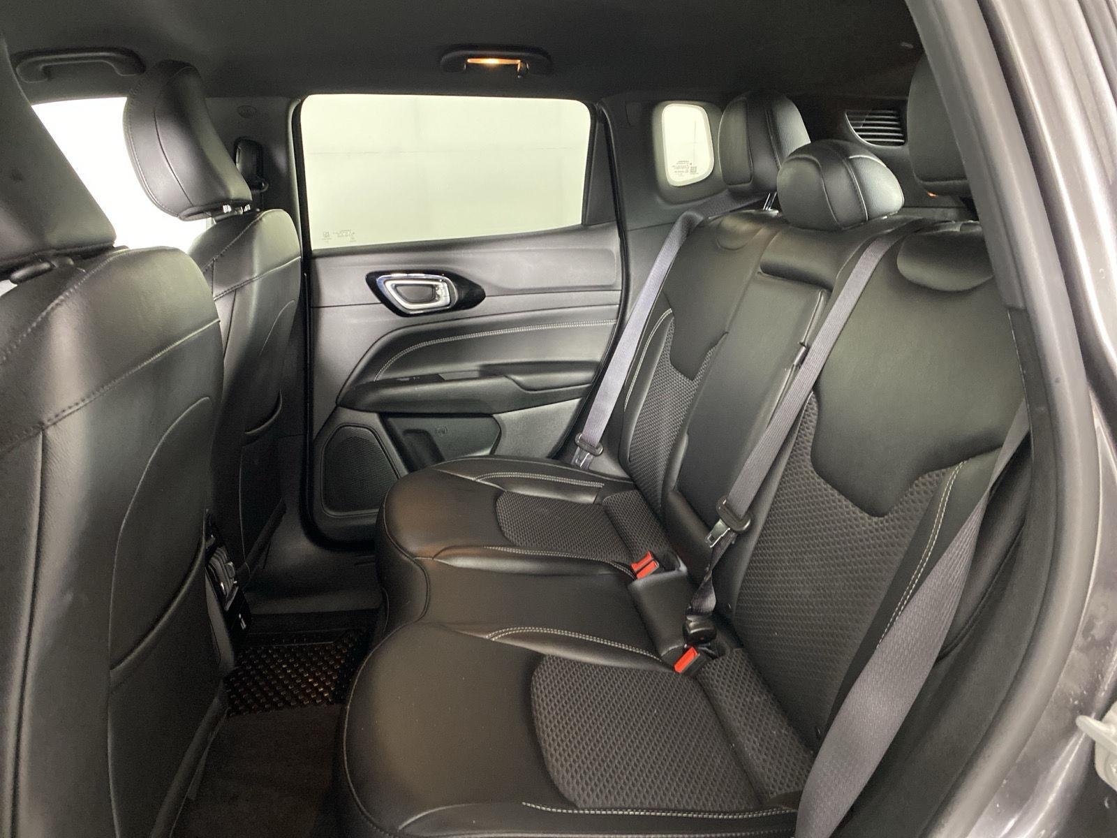 Used 2023 Granite Crystal Metallic Clearcoat Jeep Altitude image 25