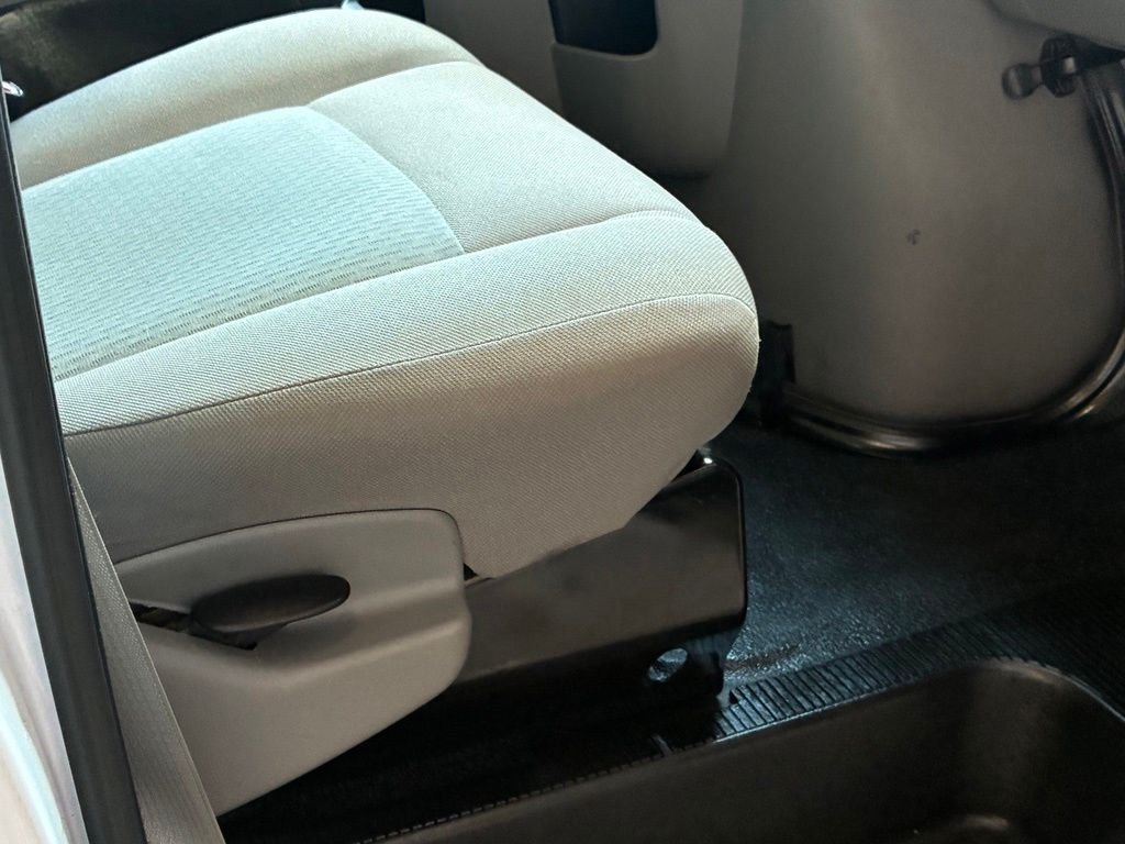 Used 2014 Oxford White Ford XLT image 36