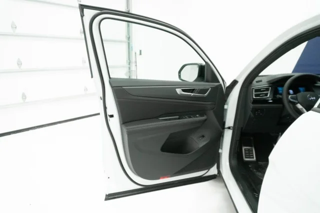 2026 Volkswagen Atlas Cross Sport SEL R-LINE - Photo 13