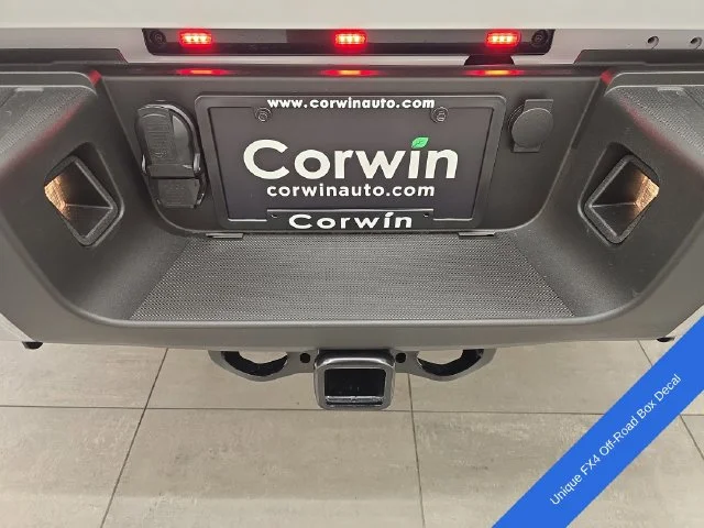 New 2027 Oxford White Ford F-350® XLT image 18