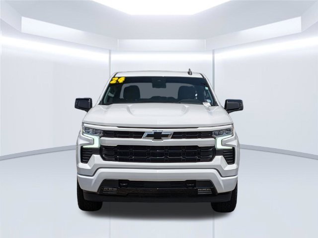 Used 2024 White Chevrolet RST image 9