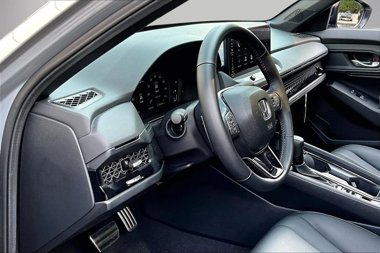 Certified Used 2025  Honda Sport-L image 19