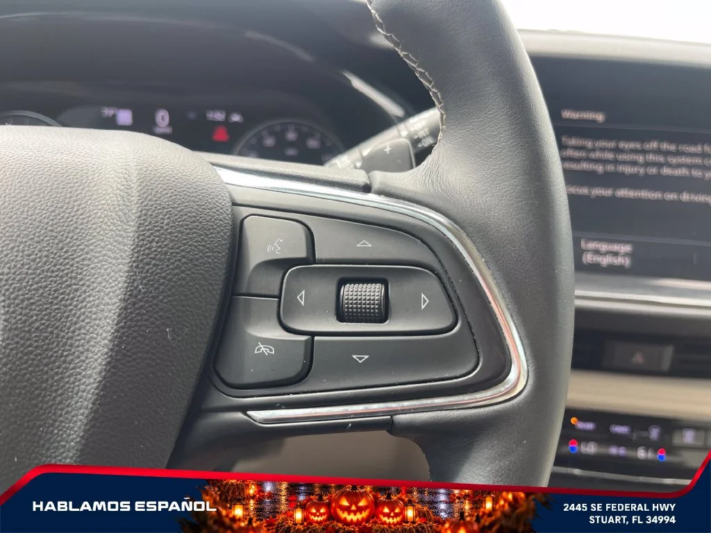 Used 2022 SAPPHIRE METALLIC Buick Essence image 26