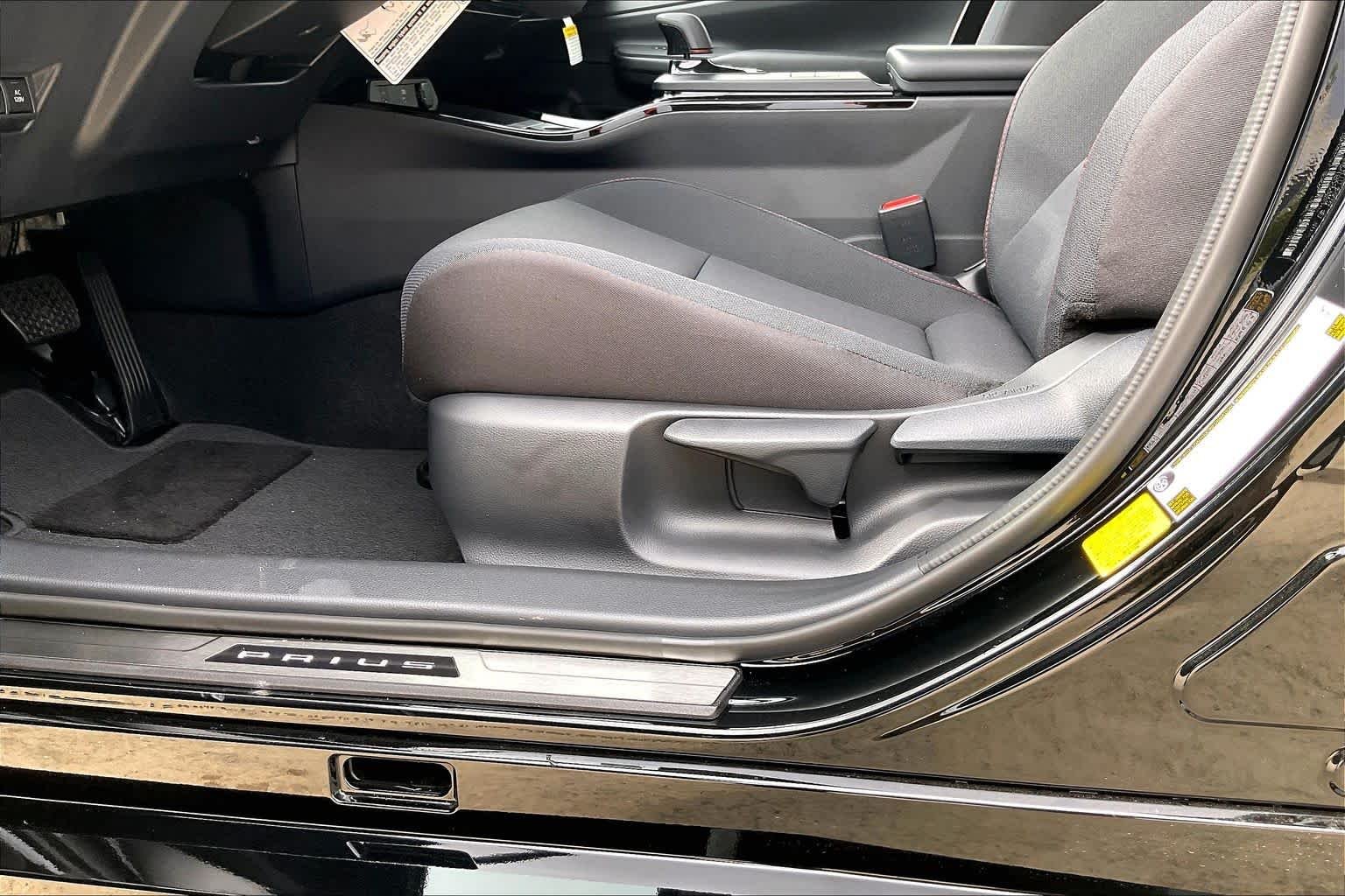 New 2026 Midnight Black Metallic Toyota SE image 20